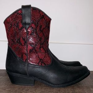 Rampage Black & Red Snake Skin Boots Size 10